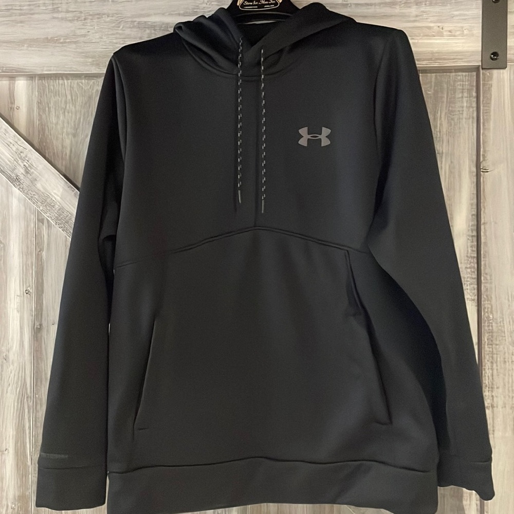 Medium Under Armour Storm hoodie